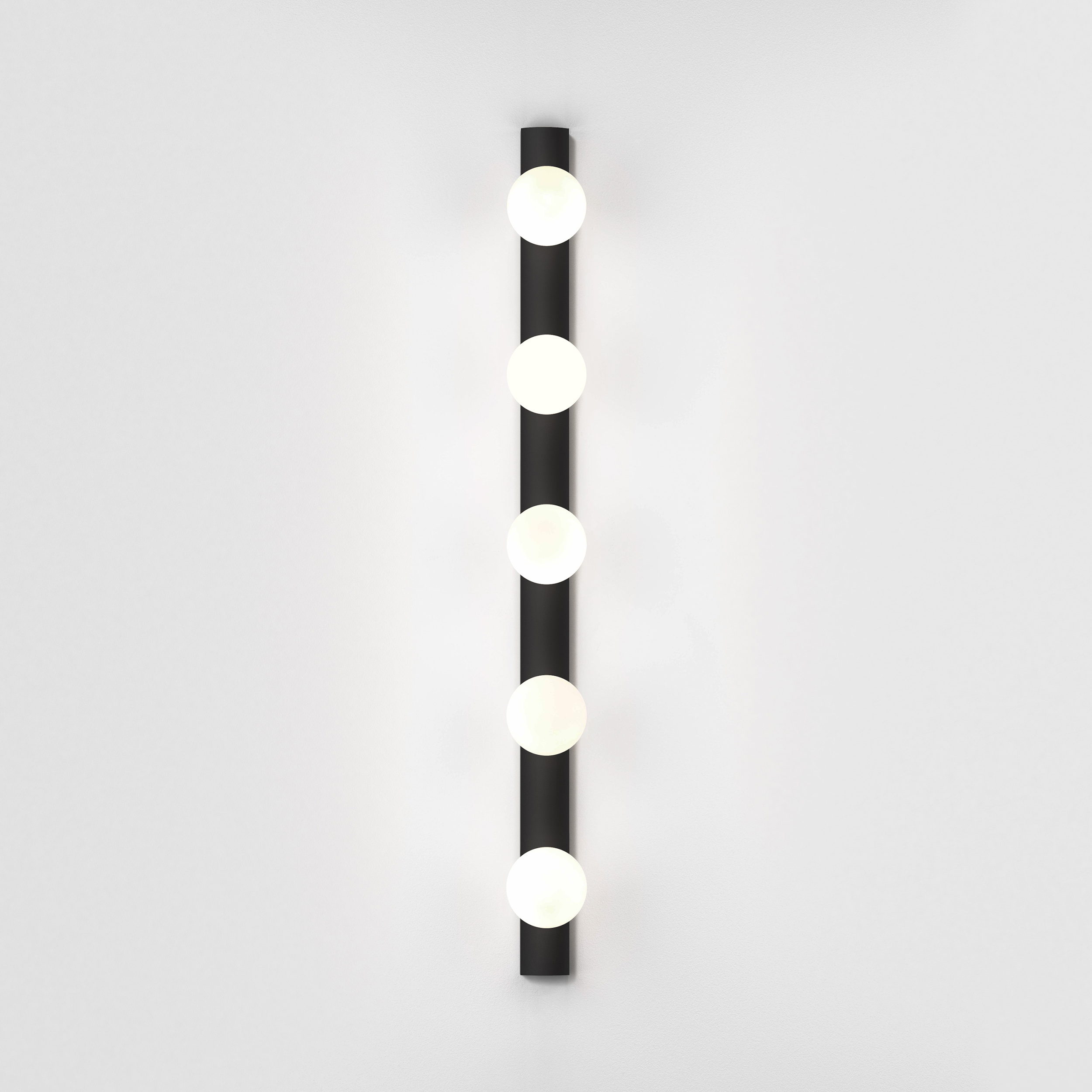Astro Cabaret 5 II wandlamp  mat zwart